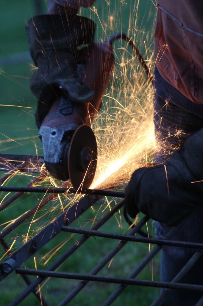 job, welding, welder-5231803.jpg